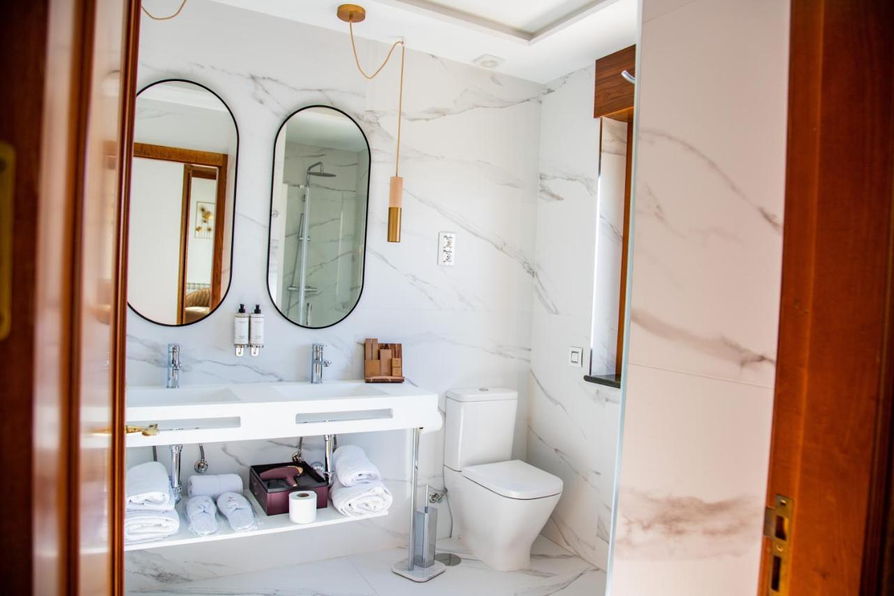 Deluxe Suite Spa Bath